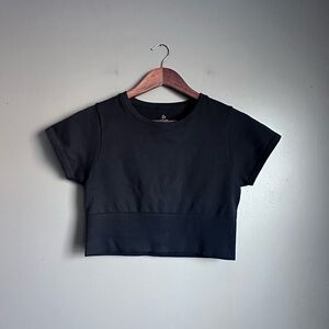 Aerie Seamless Women's Crop Short Sleeve Top Size Medium Black Crop Tee